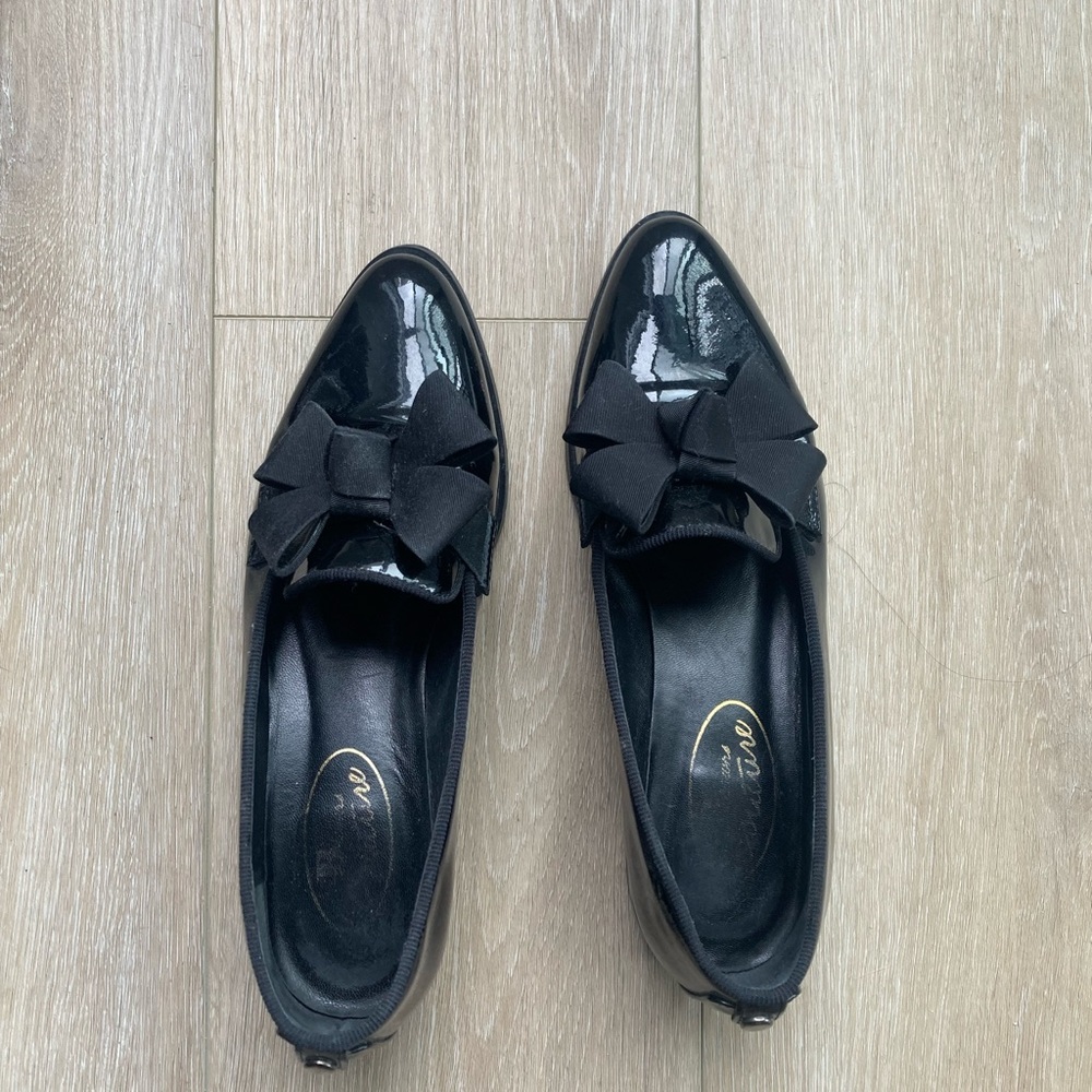Elegant Browns Black Bow Loafers